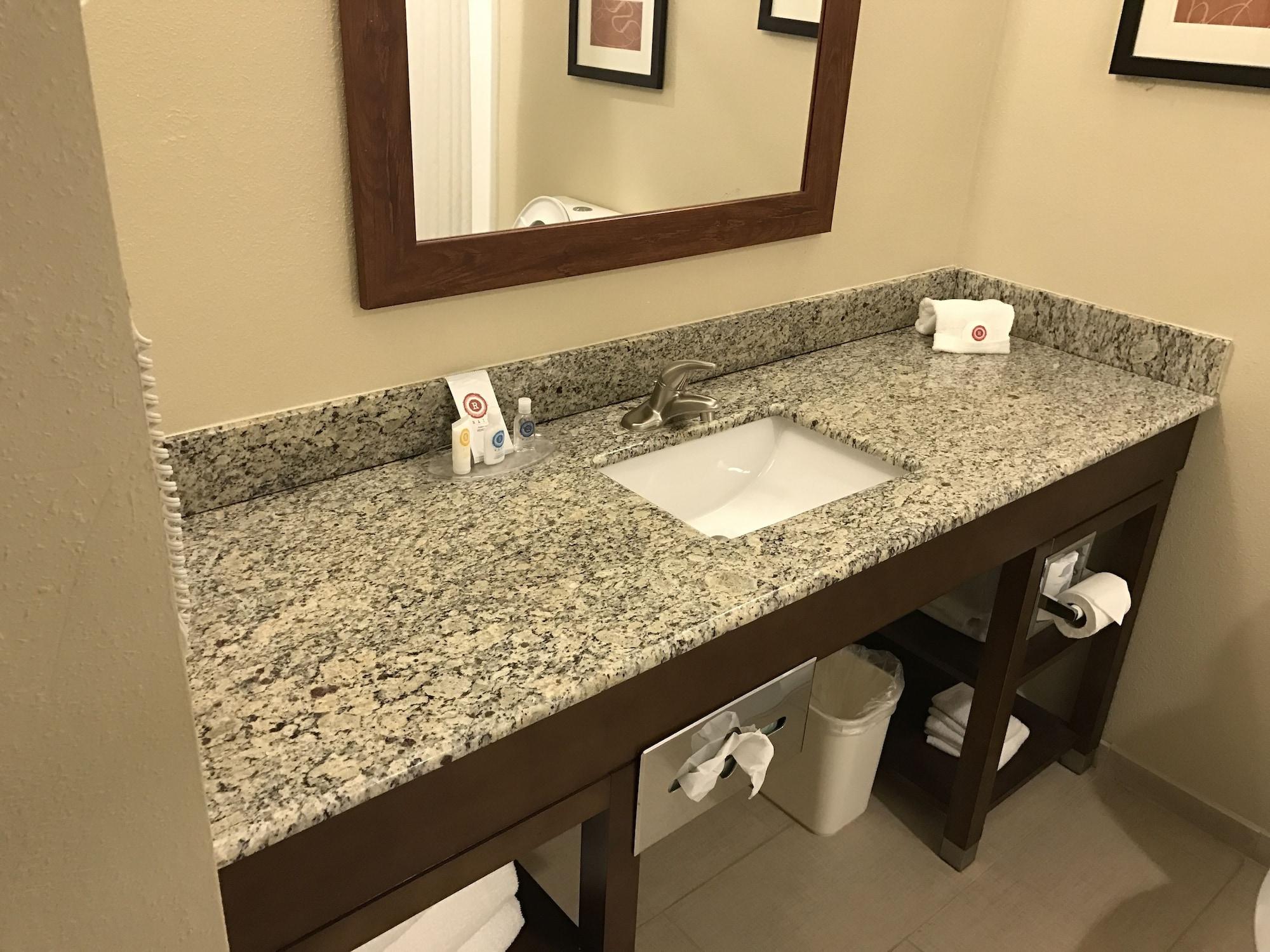 Comfort Suites Plymouth Near Us-30 Eksteriør billede