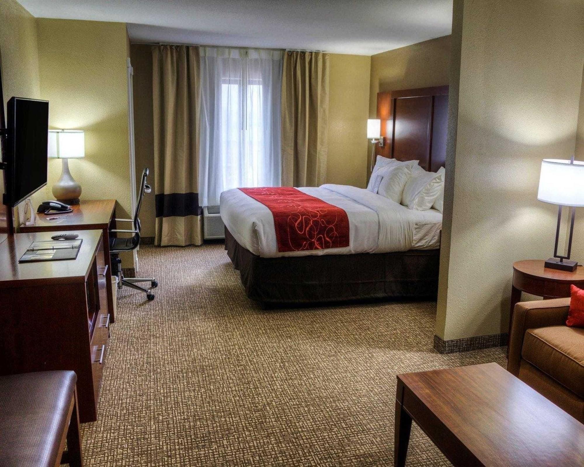 Comfort Suites Plymouth Near Us-30 Eksteriør billede