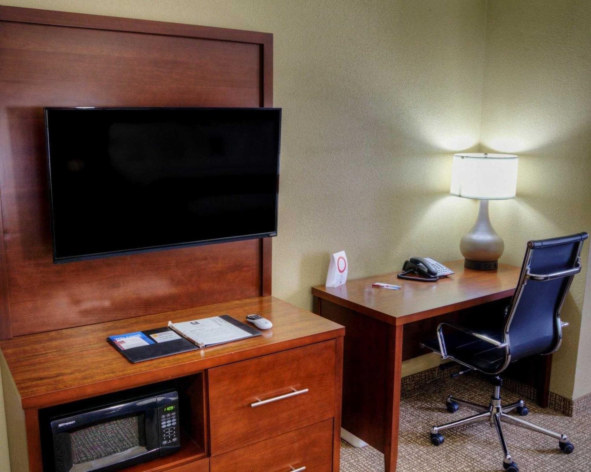 Comfort Suites Plymouth Near Us-30 Eksteriør billede