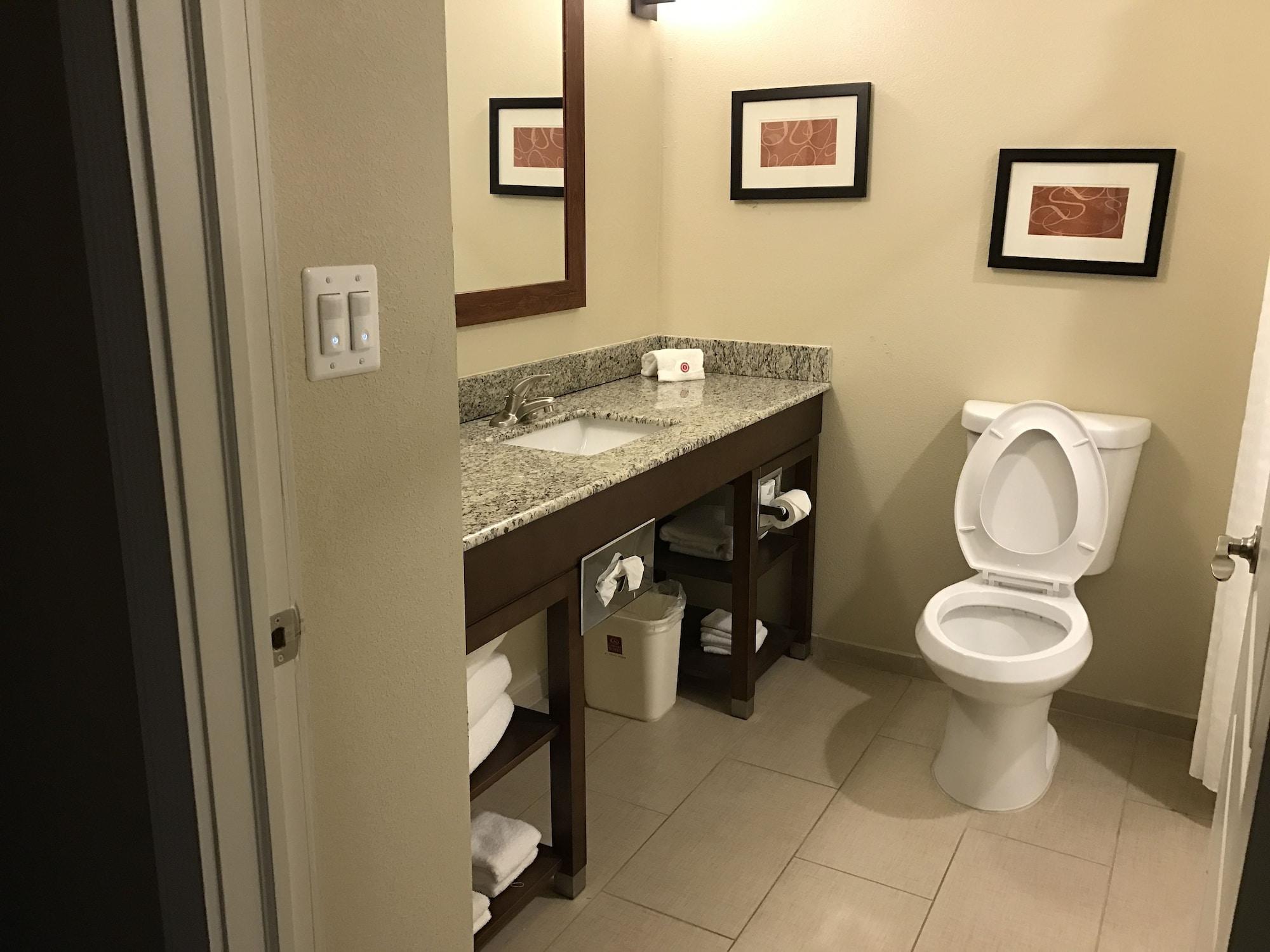 Comfort Suites Plymouth Near Us-30 Eksteriør billede
