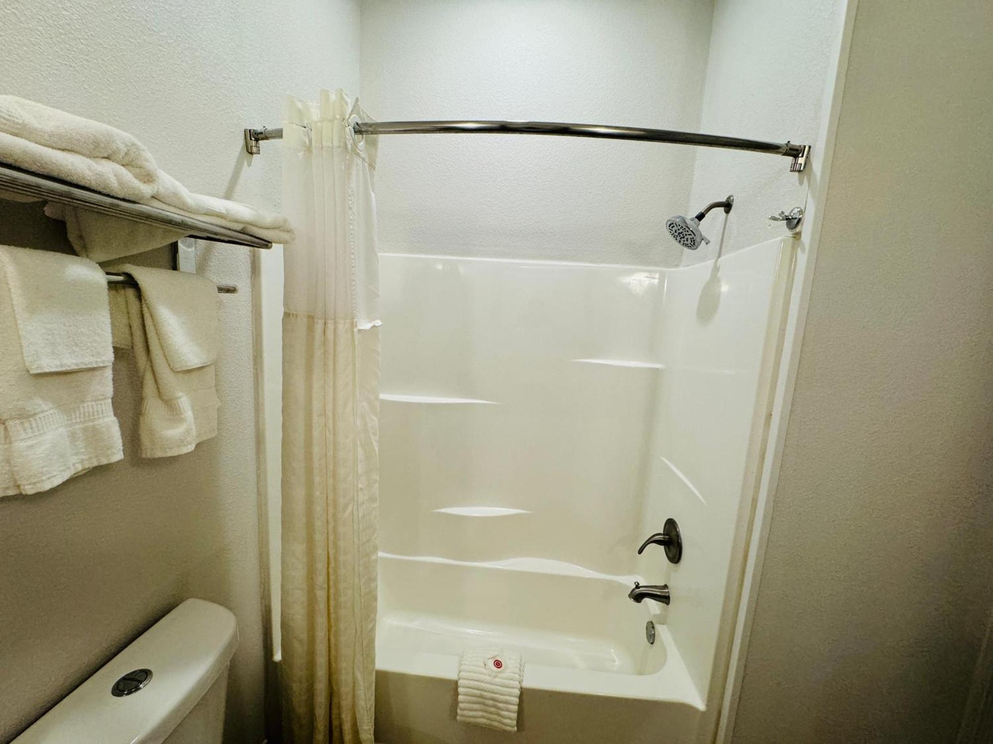 Comfort Suites Plymouth Near Us-30 Eksteriør billede