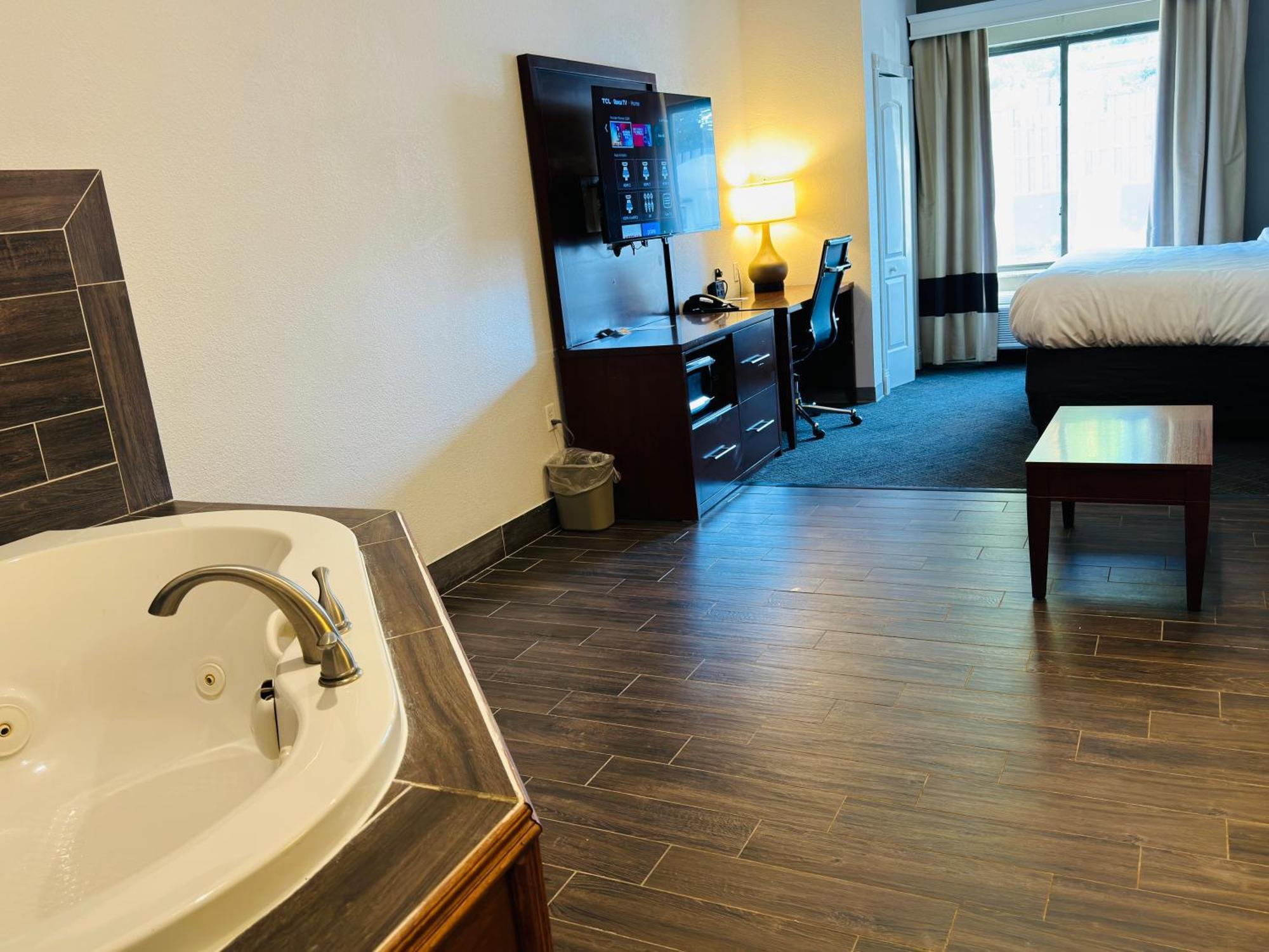 Comfort Suites Plymouth Near Us-30 Eksteriør billede