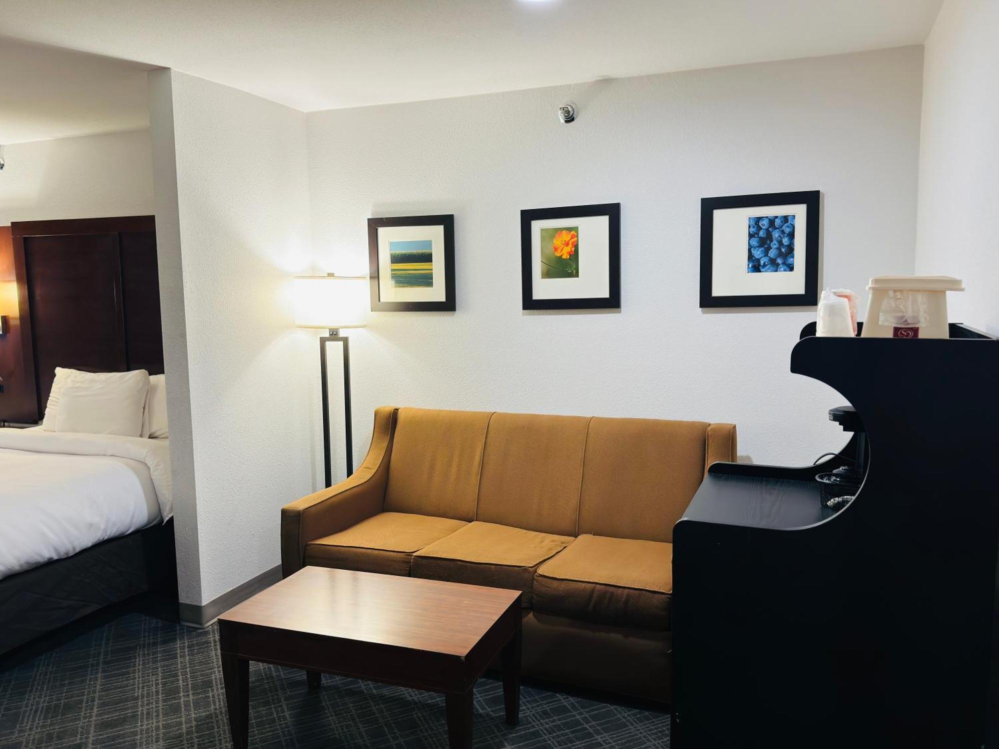 Comfort Suites Plymouth Near Us-30 Eksteriør billede