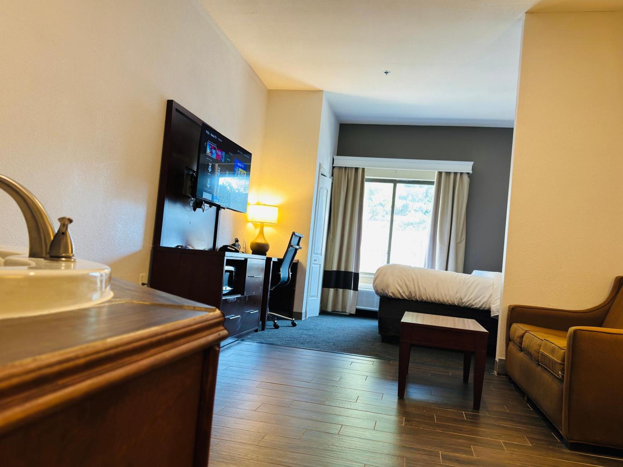 Comfort Suites Plymouth Near Us-30 Eksteriør billede