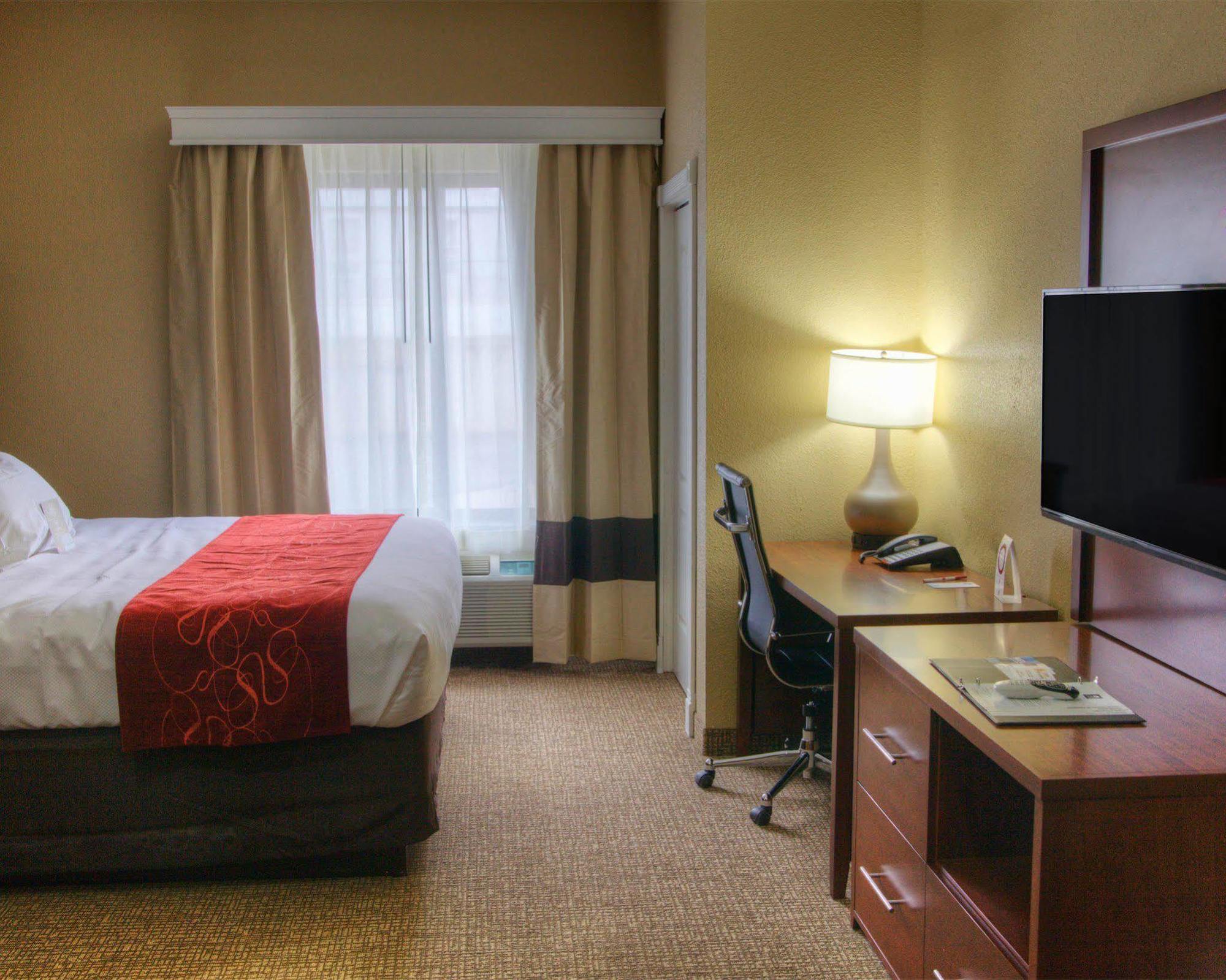 Comfort Suites Plymouth Near Us-30 Eksteriør billede